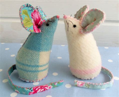 Pin Cushion Mice Sewing Crafts Pin Cushions Sewing Projects