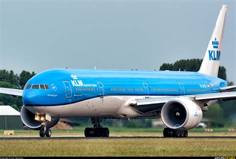 Ph Bvn Klm Boeing 777 300er At Amsterdam Schiphol Photo Id 930310
