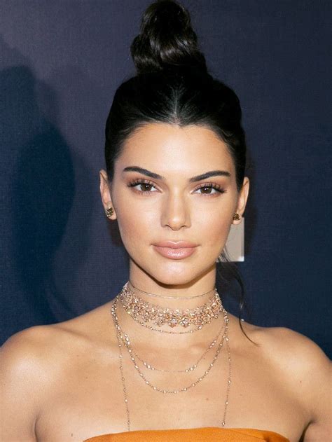 This Is How Kendall Jenner Keeps Her Skin Clear Kendall Jenner Makeup