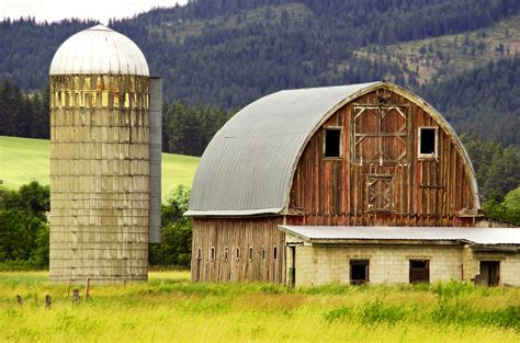 12 Beautiful Old Barns In Idaho