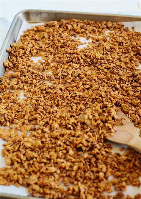 Chewy homemade granola bars are the perfect healthy snack! Easy 3-Ingredient Granola - Eat Yourself Skinny