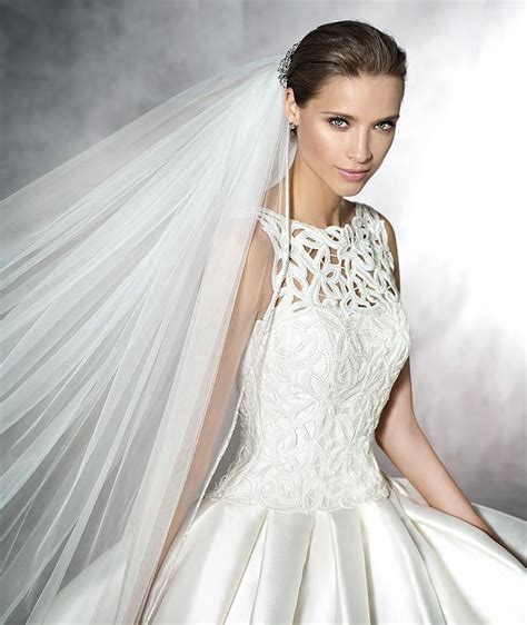 Maybe you would like to learn more about one of these? Robe de mariée mikado avec dentelle -Guipure | Robe de ...