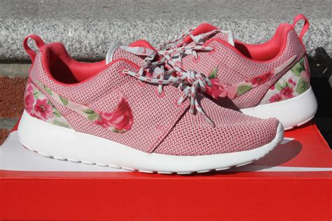 New Nike Roshe Run Custom Pink Rose Garden Batch Floral Women Sizes 55