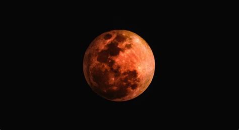 On april 7, the super pink moon lit up the night sky. Witness the Super Pink Moon of 2020 on April 8 in India: How to watch the Supermoon