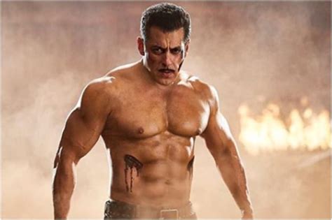 Salman Khan Flaunts His Ripped Body In Dabangg Throwback Pic