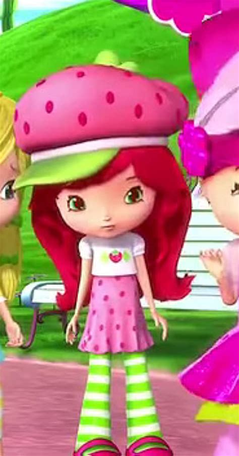 Strawberry Shortcakes Berry Bitty Adventures A Star Is Fashioned