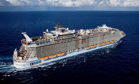 Allure of the seas is ranked 4 among royal caribbean cruise ships by u.s. Kreuzfahrtschiff Allure of the Seas Abfahrten, Kabinen und ...