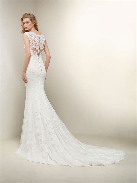 Dabei spielt das richtige brautkleid eine fast ebenso wichtige rolle wie der richtige bräutigam. pronovias-2018-29 - AVINIA