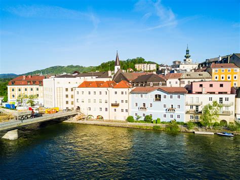 Please choose a different date. Luftaufnahme Von Gmunden Salzkammergut Stockfoto und mehr ...