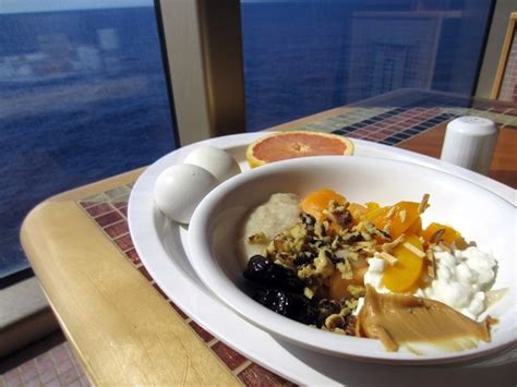 How To Eat Healthy On A Cruise But Still Have Fun