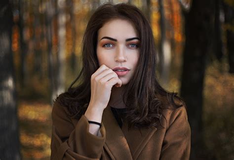 Wallpaper Brunette Women Model Portrait Face 2048x1401