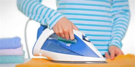 6 Langkah Menyetrika Agar Baju Serapi Dari Laundry
