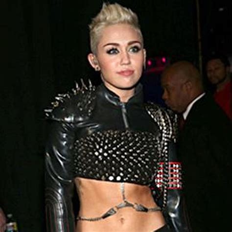 miley cyrus dreams of kissing katy perry