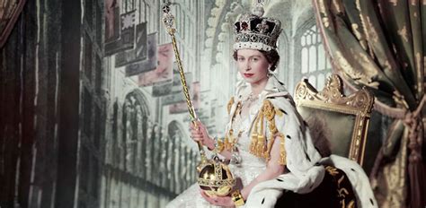 Trova tantissime idee per regina elisabetta 2 giovane. Elisabetta II: 64 anni fa l'incoronazione, nove curiosità ...