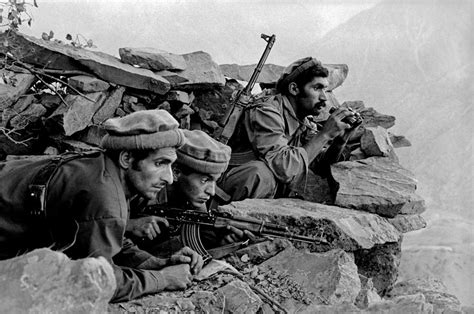 December 25 1979 Soviets Invade Afghanistan Cold War 1970s