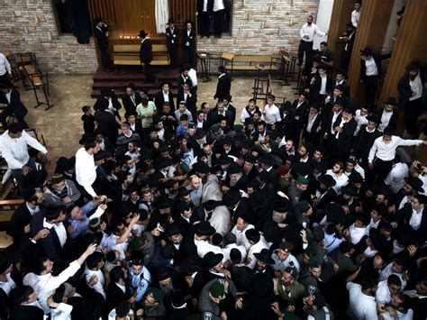 Hundreds Of Thousands Crowd Jerusalem For Funeral Of Leading Scholar