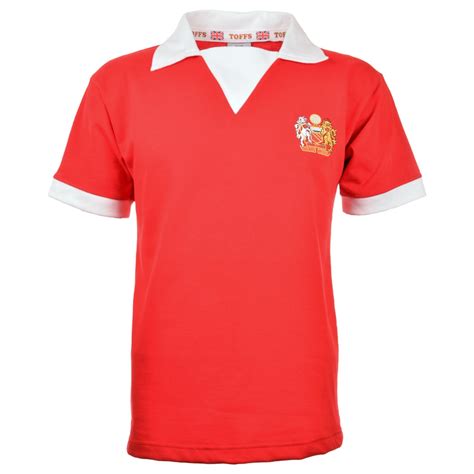 Today manchester united may be a global brand and one of the most successful clubs on the planet, but in the late nineteenth century they were a very unremarkable club indeed. Manchester United Retro Football Shirt 1970's - Sportus ...
