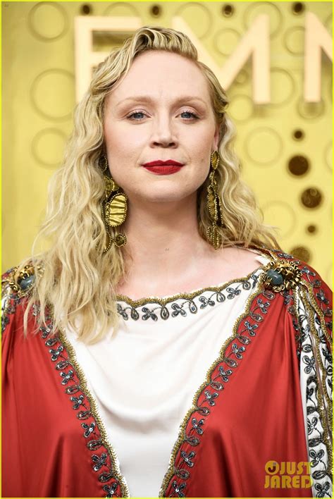 Gwendoline Christies Emmys 2019 Dress Looks Like A Game Of Thrones Costume Photo 4357662