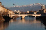 Fleuve d'Isere à Grenoble image stock. Image du câble - 64332297