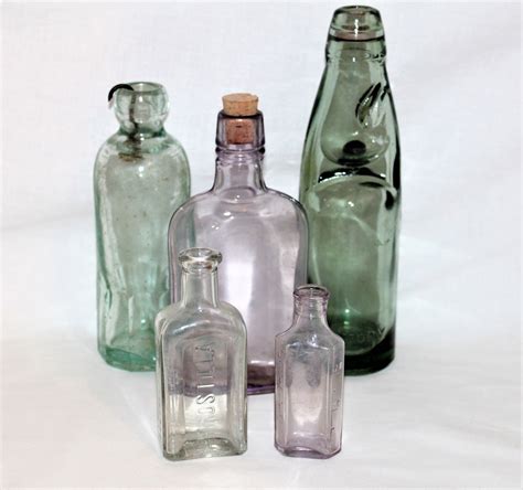 Antique Glass Bottles Tyjsergdhj2