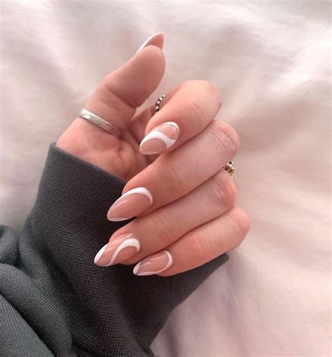 Fashionable Almond Nails For Oval Nails Short Acrylic Nails
