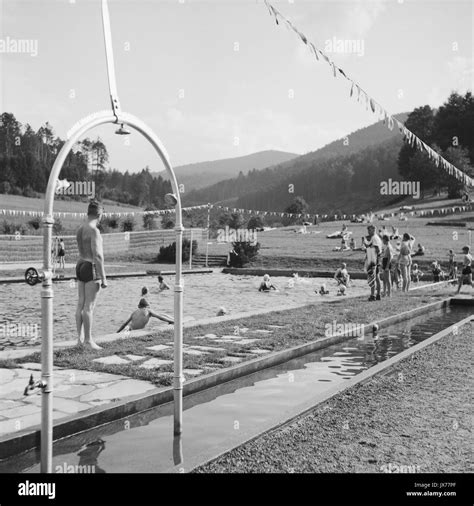 1930s Swimming Pool High Resolution Stock Photography And Images Alamy