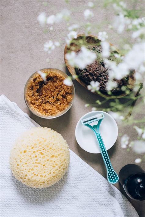 You go through all this effort shaving your legs or face so the skin is smooth and soft, and next thing you know, angry little red bumps start popping up. How to Get Rid of Razor Bumps | Hello Glow