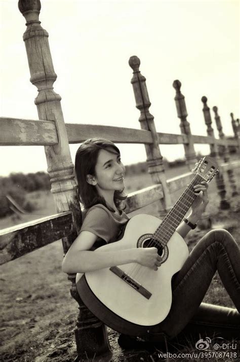 Surat kabar makkah menuduh komite perlindungan kebajikan dan investigasi biro asir diberitahu oleh tersangka yang ditangkap polisi agama, bahwa percakapan mereka secara online tidak diprakarsai oleh mereka. Polisi Ini Pandai Menangkap Penjahat Dan Hati Netizen ...