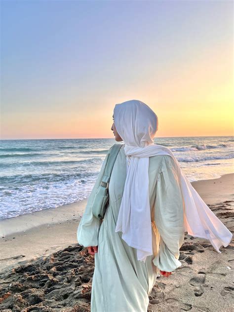 hijabi outfit inspo beach pictures poses hijab fashion summer photoshoot