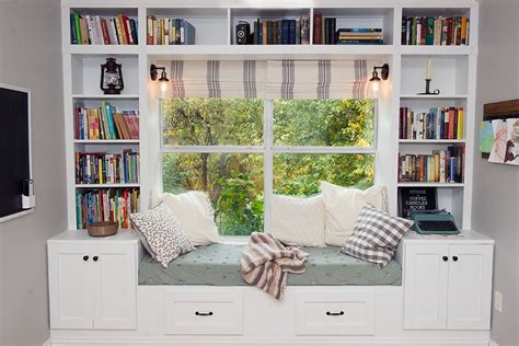 10 Bookshelves Around Windows Ideas