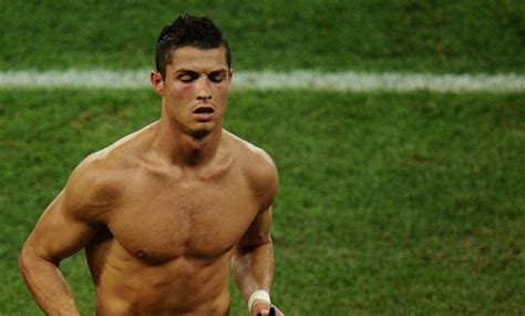 Cristiano Ronaldo desnudo en un anuncio Liga Fútbol