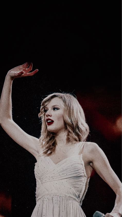 Taylor Swift Red Tour Love Story Wallpapers Lockscreens