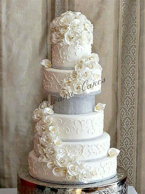 All White Wedding Cake Cake By Erivana Cakesdecor