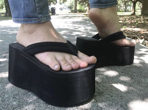 Angelas Perfect Feet In Bostek Platform Flip Flops If Yo Flickr