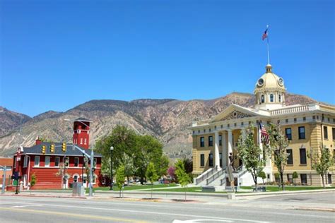 Visit These 9 Small Towns In Utah For A Weekend Getaway Small Town