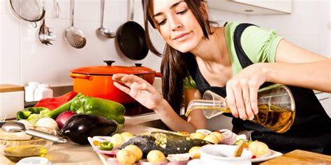 Top 20 Diet Tips For Women From Women