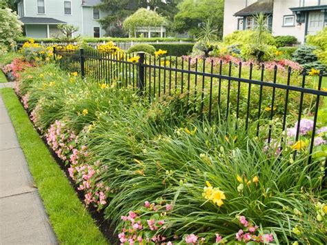 40 Beautiful Garden Fence Ideas Fence Landscaping Front Yard
