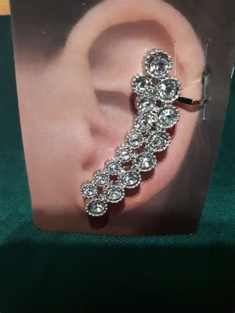 Manila, philippines — miss universe 2018 catriona gray personally designed the patriotic earpiece which she wore for the international beauty competition. UNIQUE AND CLASSY CATRIONA GRAY- INSPIRED EAR CUFFS, Women's Fashion, Jewelry on Carousell