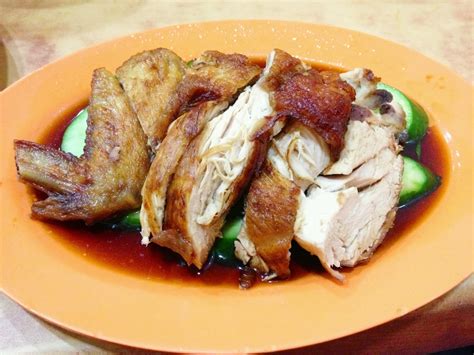 Kami memilih bagian paha karena dagingnya yang lebih lembut. AyuDenira: Nasi Ayam Bukit Bintang - Chee Meng