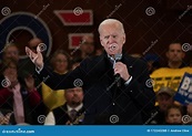 Der Ehemalige Vizepräsident Joe Biden Kämpft in Hampton, New Hampshire ...
