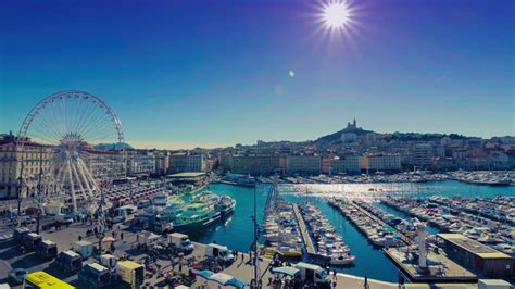 Dans le centre de marseille, la résidence du vieux port est un hôtel trois étoiles ayant un bel emplacement. Hôtel La Résidence du Vieux-Port Marseille - YouTube