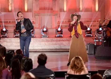 Jeneve Mitchell And Scotty Mccreery American Idol Duet Video