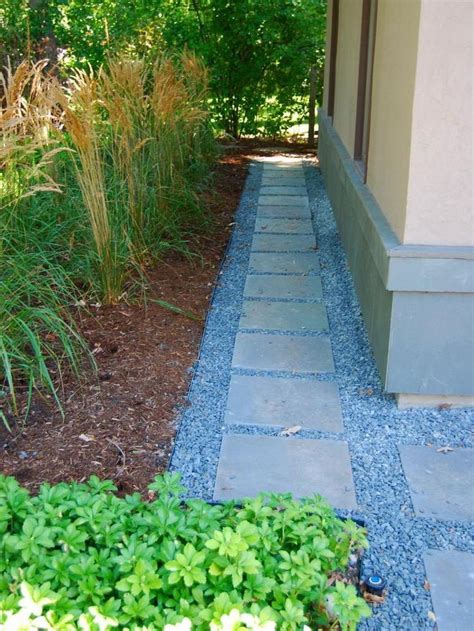 40 Stunning Stepping Stone Walkways And Garden Path Ideas Side Yard