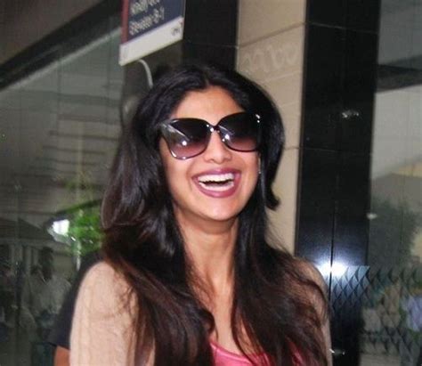 10 Beautiful Bollywood Actresses In Sunglasses Latest Trends Beautiful Bollywood Actress