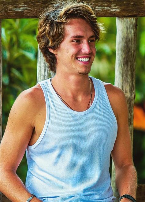 Vitor kley fala sobre o sol. Vitor Kley - Fotos nu e pelado - Homem Nu