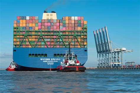 Worlds Largest Container Ship Docks On The Thames Cityam