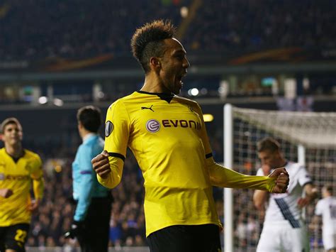 Bei einem 1:0 hätte es eine ein weckruf für den bvb, der wenig später erst zweimal durch aubameyang und beide male nach freistoß von castro die chance auf das 2:0 vergab. Auba-Show bei BVB-Sieg an der White Hart Lane