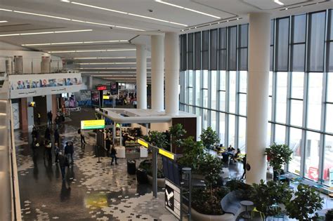 Review Laguardias New Terminal B