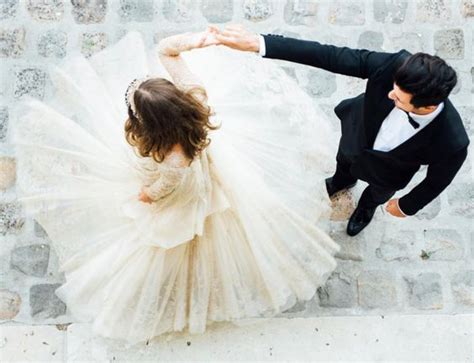 15 Unique And Essential Wedding Photography Pose Ideas For Couples