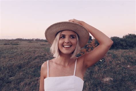 LL 146: Creating an Intentional & Organized Life w/ Michelle Barnes of